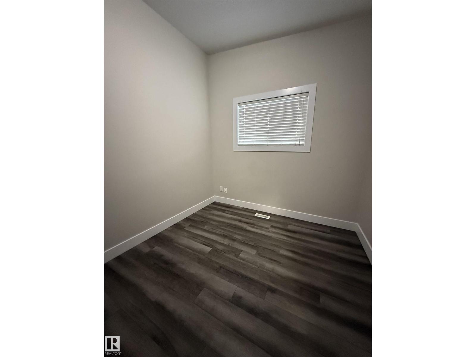 7604 7606 75 ST NW, Edmonton