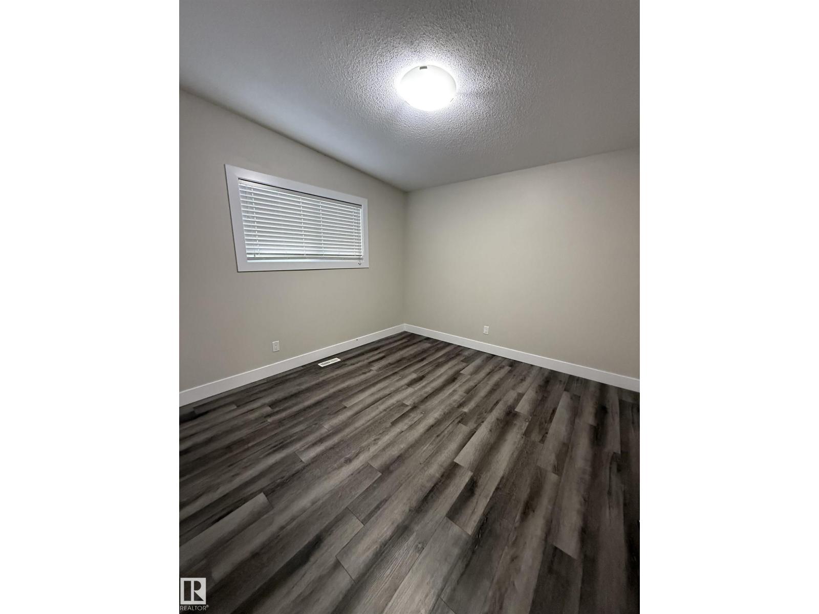 7604 7606 75 ST NW, Edmonton