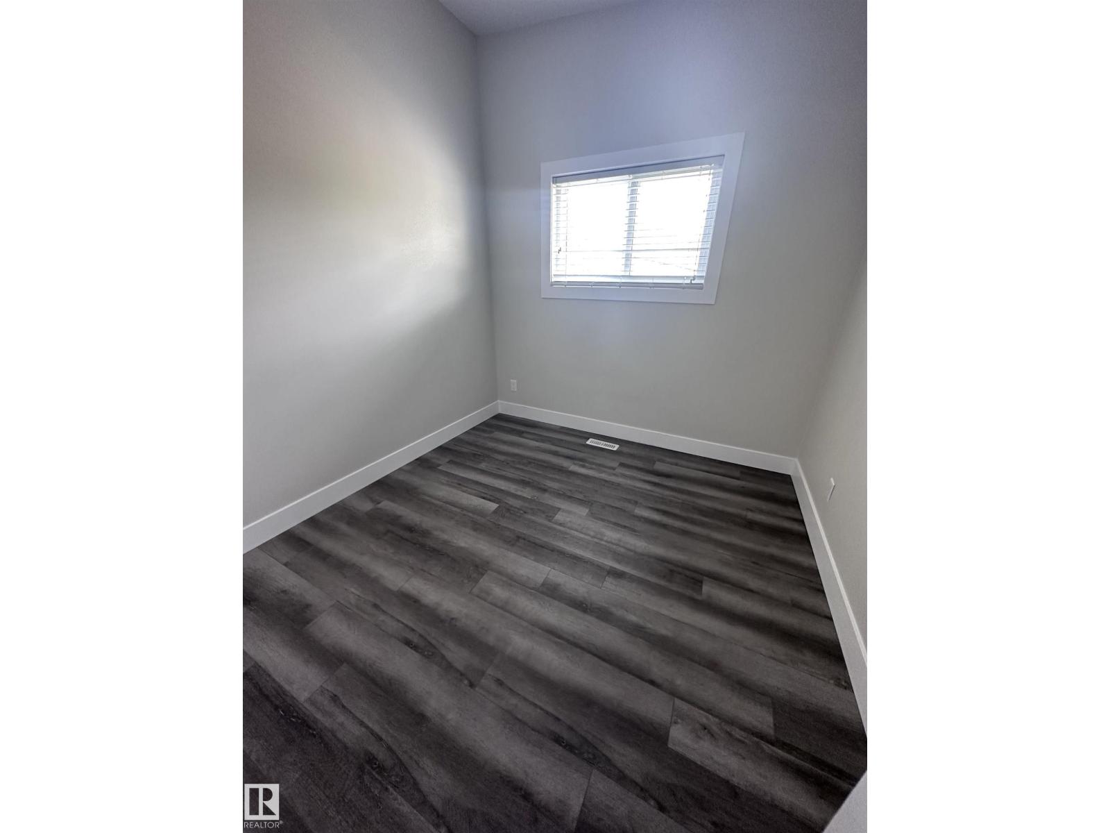 7604 7606 75 ST NW, Edmonton