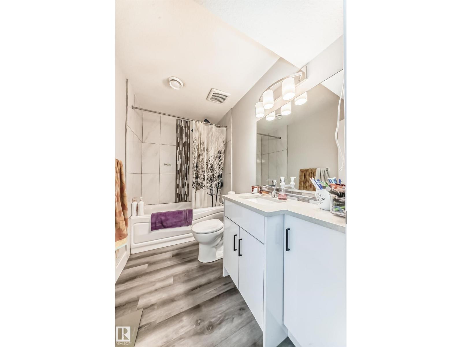 7604 7606 75 ST NW, Edmonton