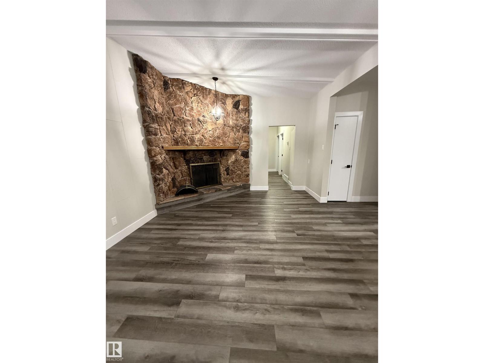 7604 7606 75 ST NW, Edmonton