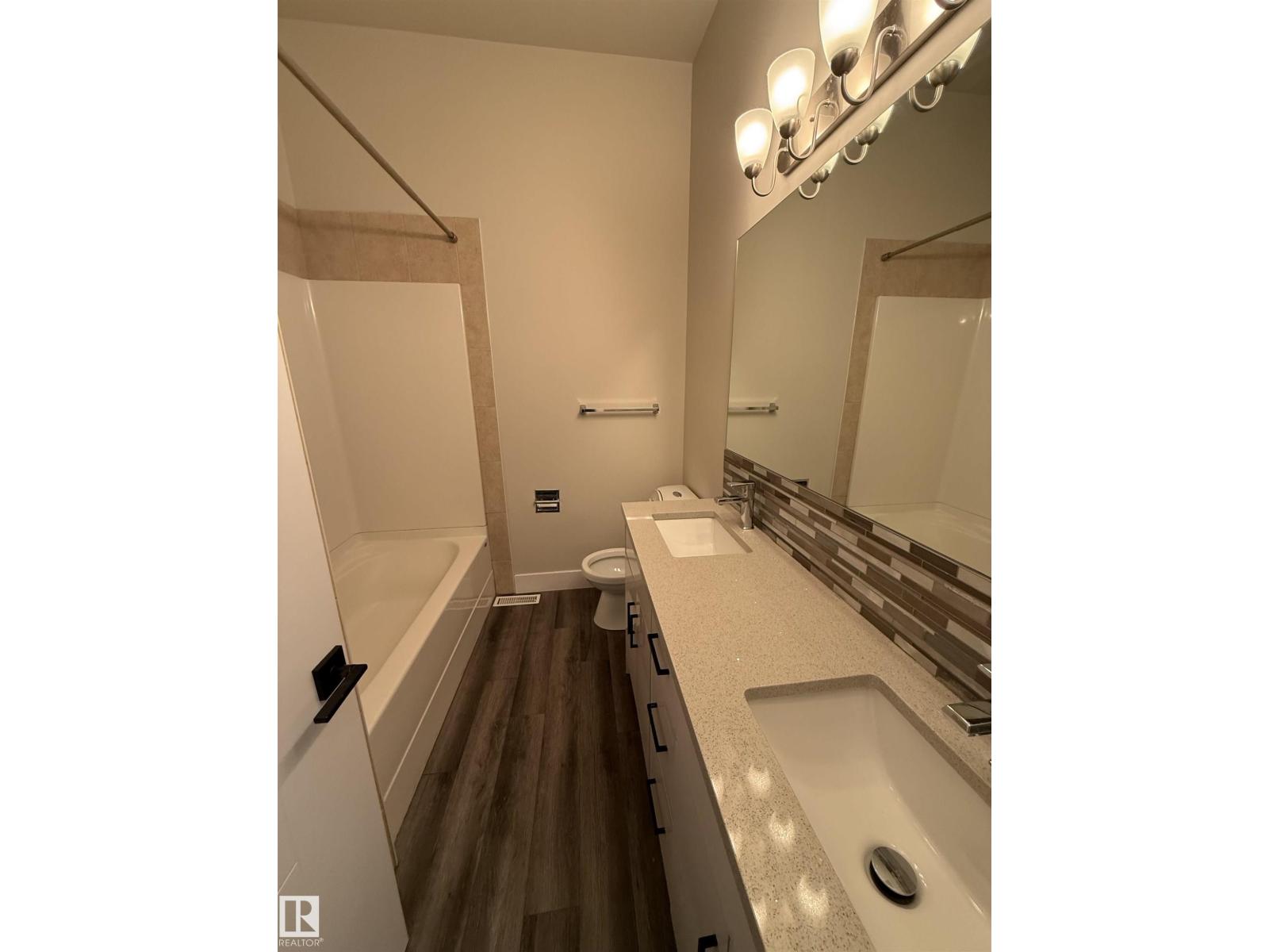 7604 7606 75 ST NW, Edmonton