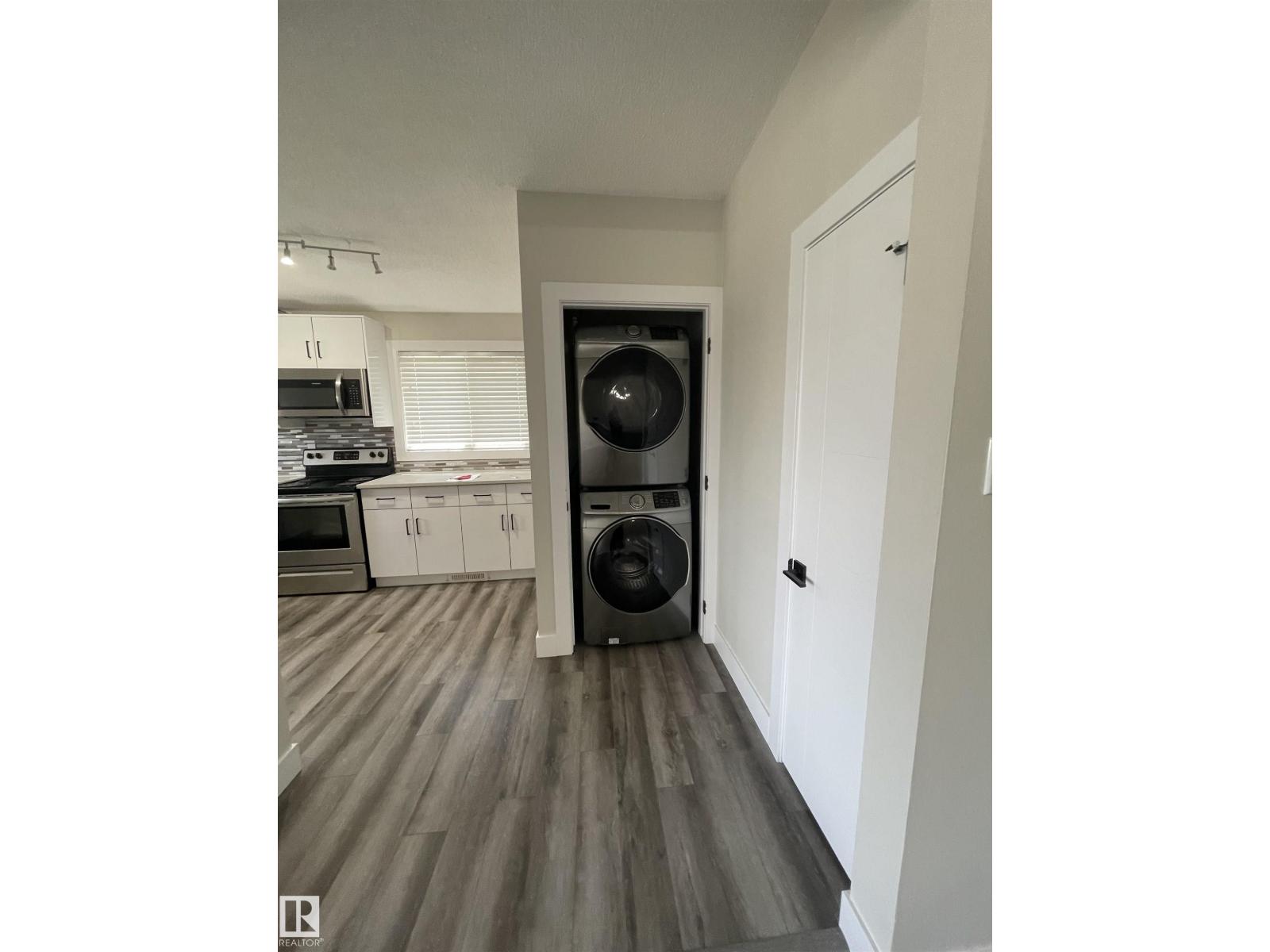 7604 7606 75 ST NW, Edmonton