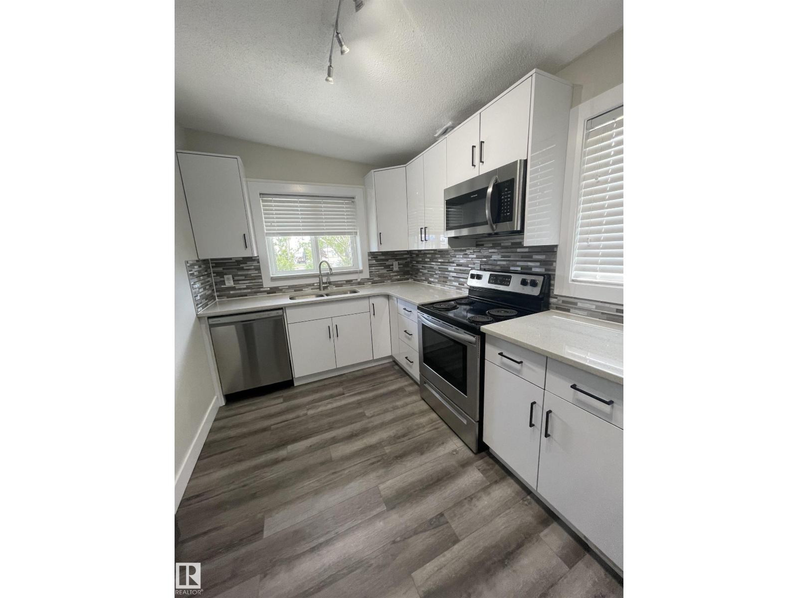 7604 7606 75 ST NW, Edmonton