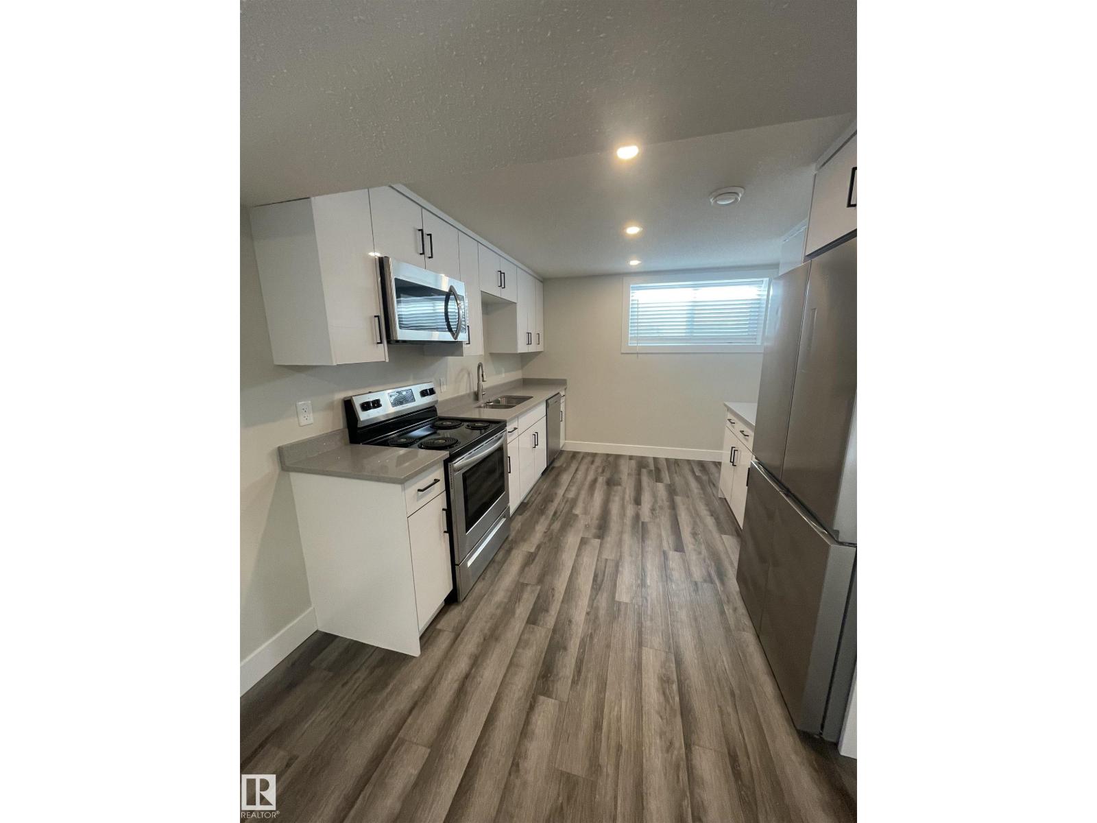 7604 7606 75 ST NW, Edmonton