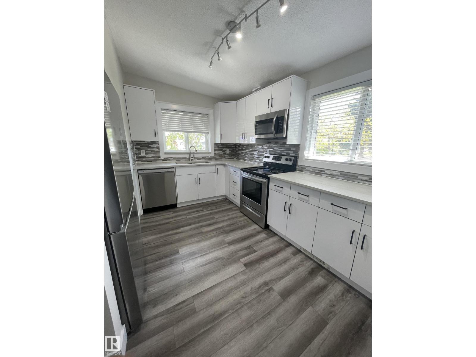 7604 7606 75 ST NW, Edmonton
