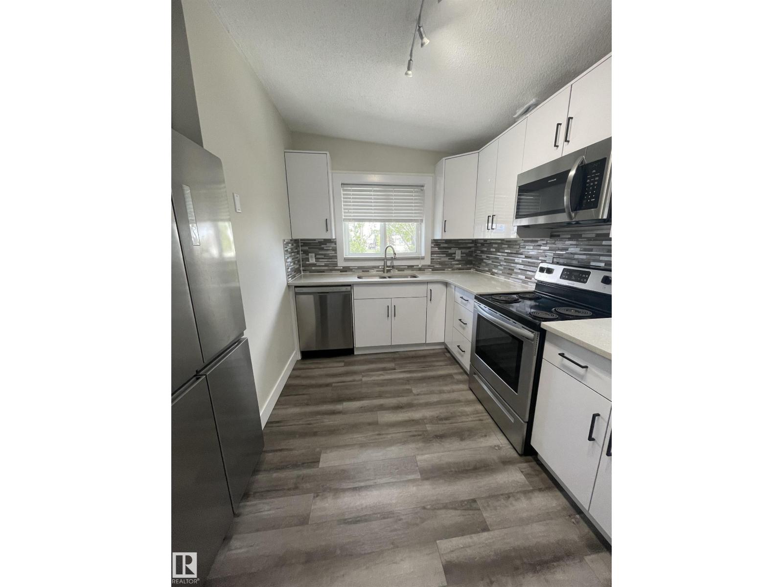 7604 7606 75 ST NW, Edmonton