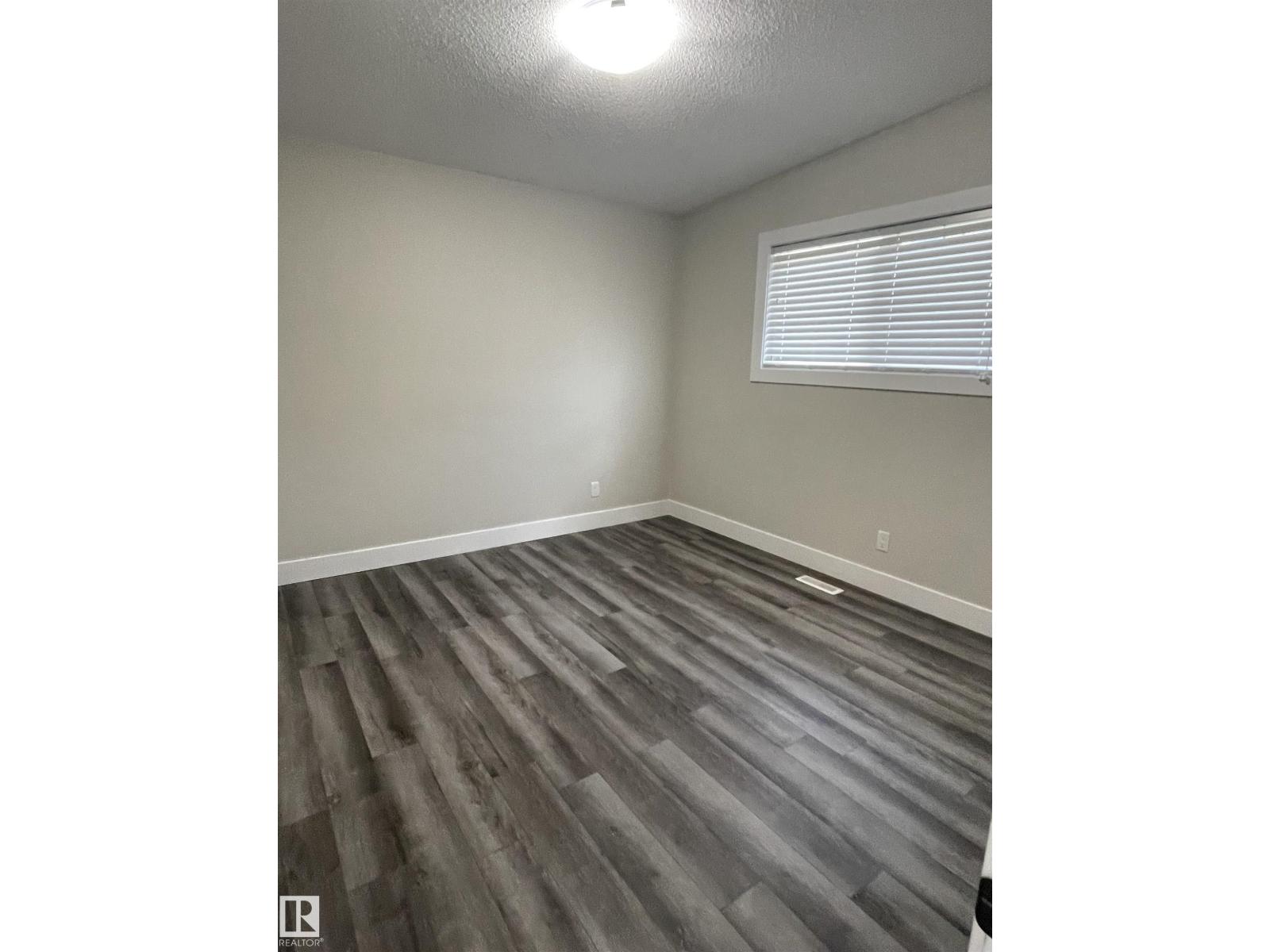 7604 7606 75 ST NW, Edmonton