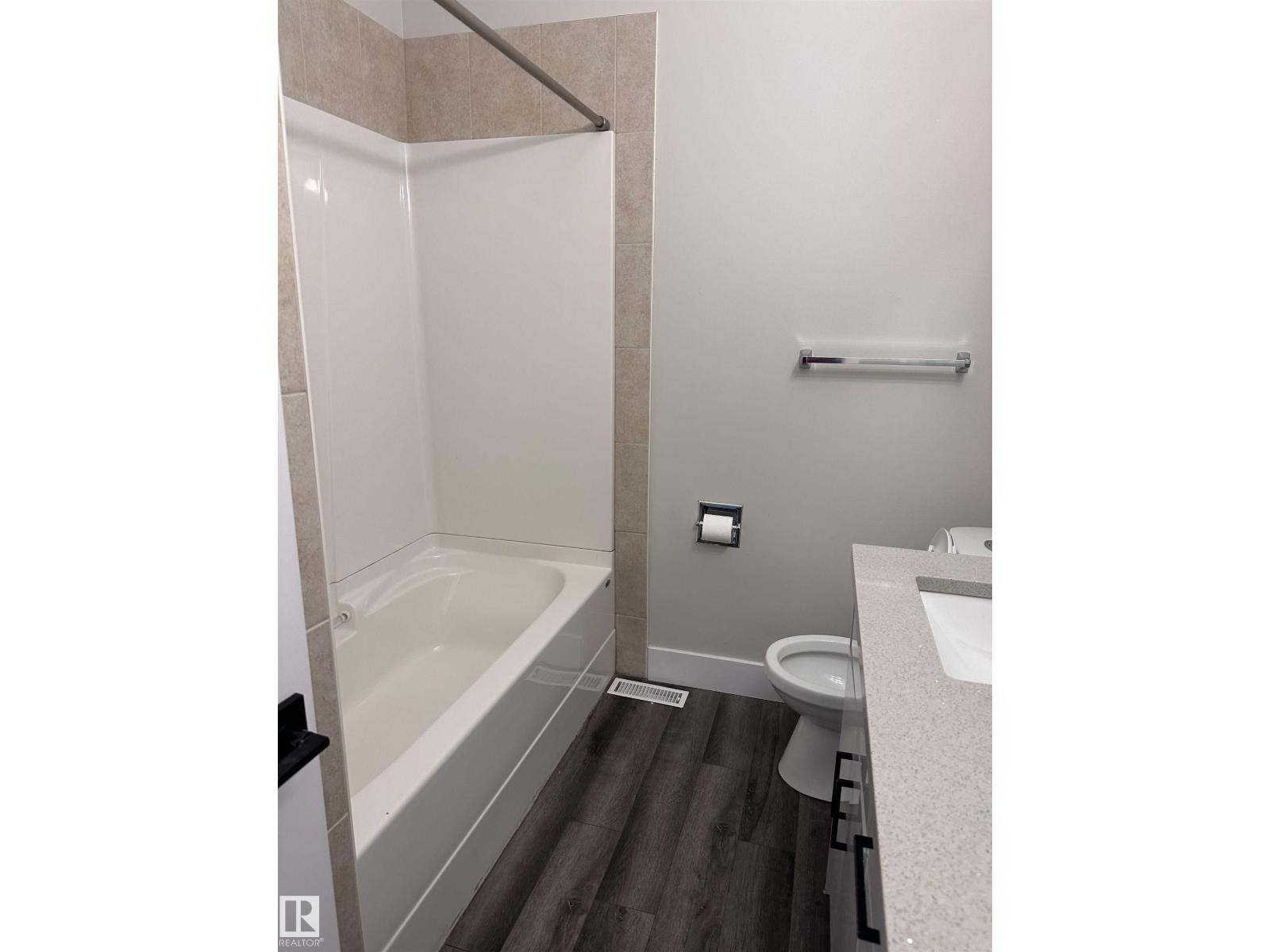 7604 7606 75 ST NW, Edmonton