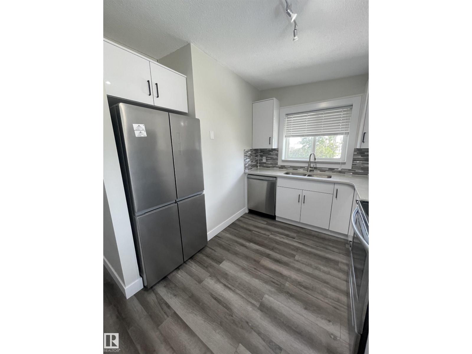 7604 7606 75 ST NW, Edmonton
