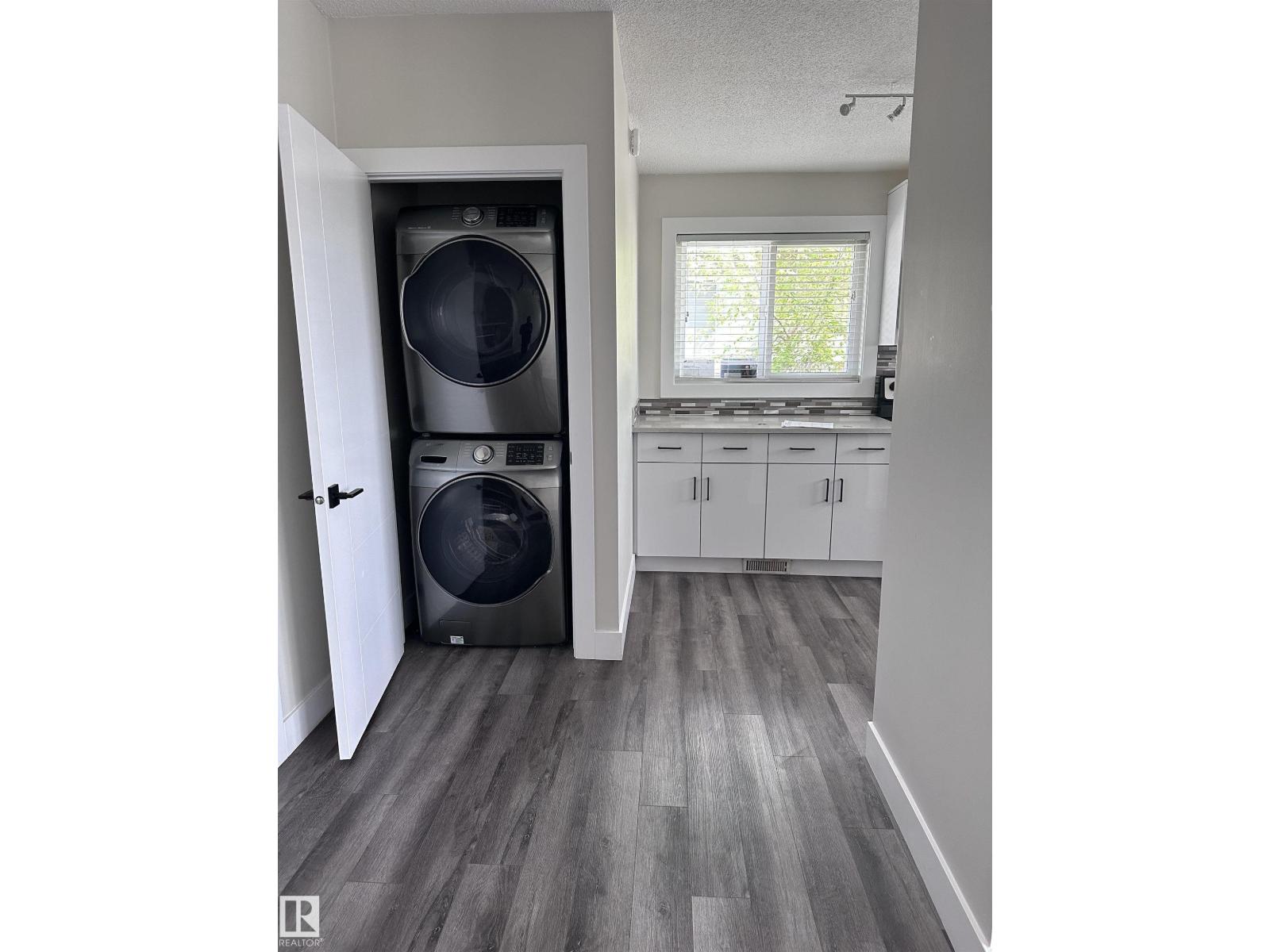 7604 7606 75 ST NW, Edmonton