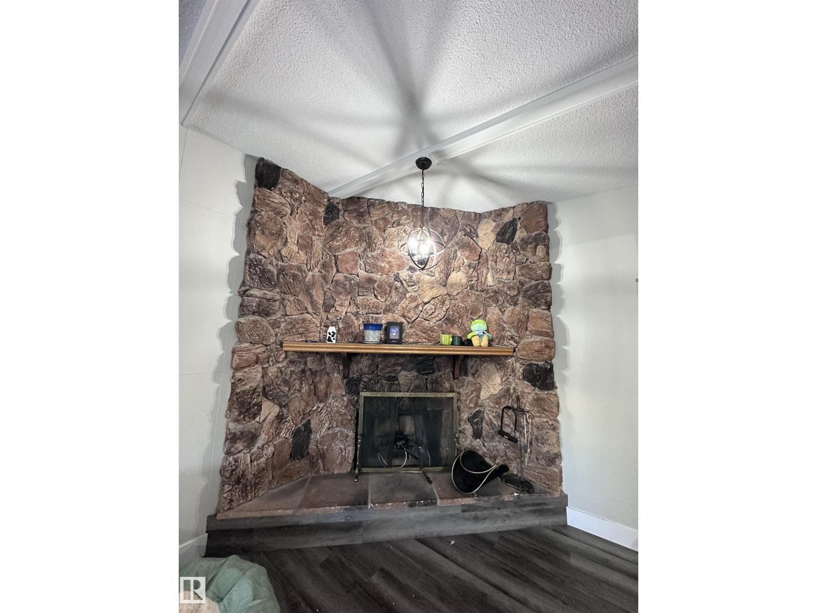 7604 7606 75 ST NW, Edmonton