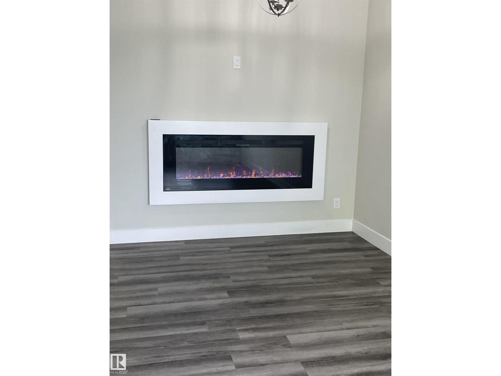 7604 7606 75 ST NW, Edmonton