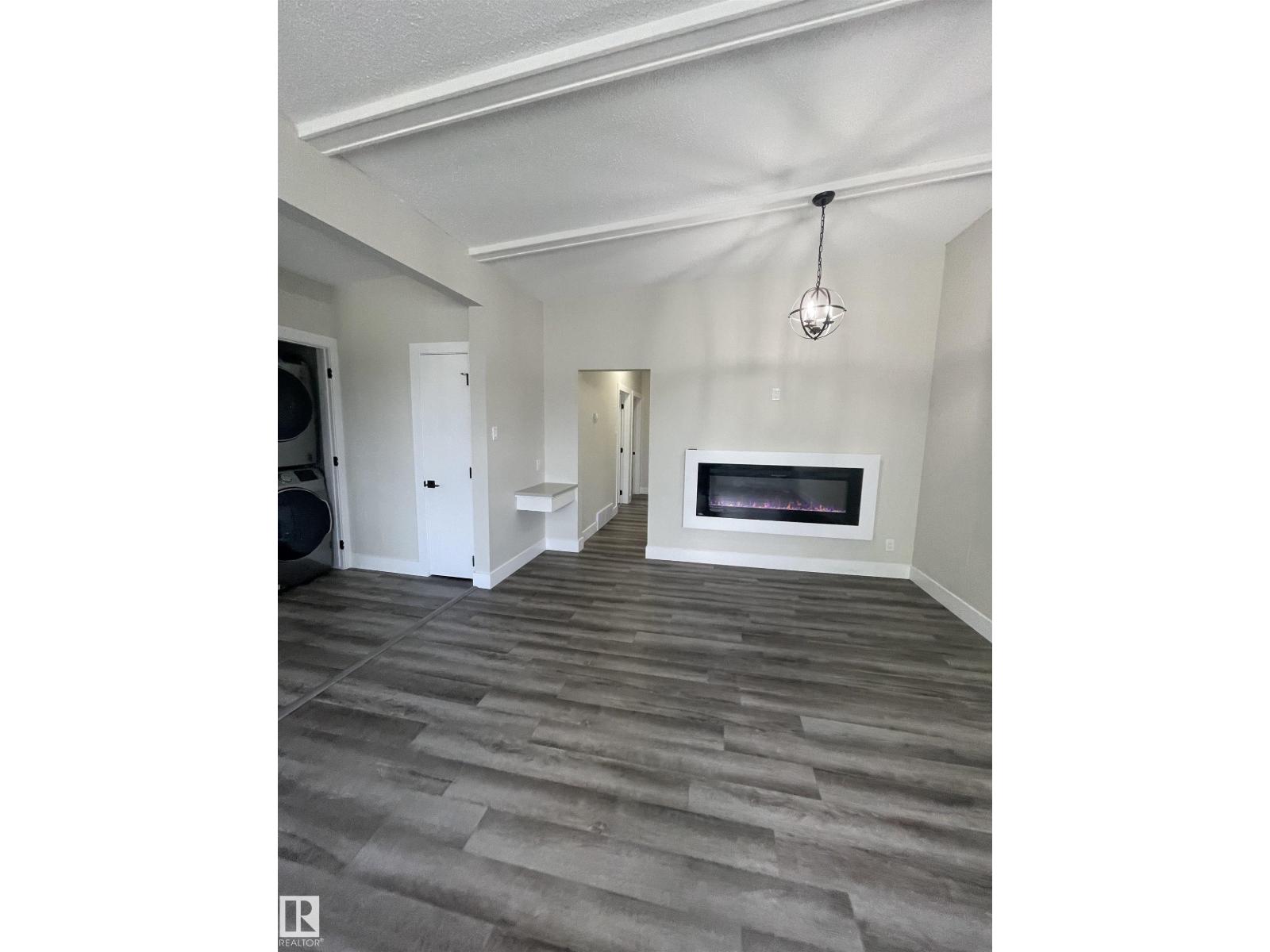 7604 7606 75 ST NW, Edmonton