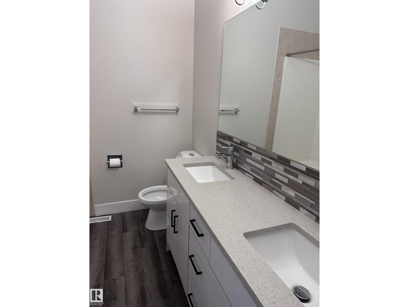 7604 7606 75 ST NW, Edmonton