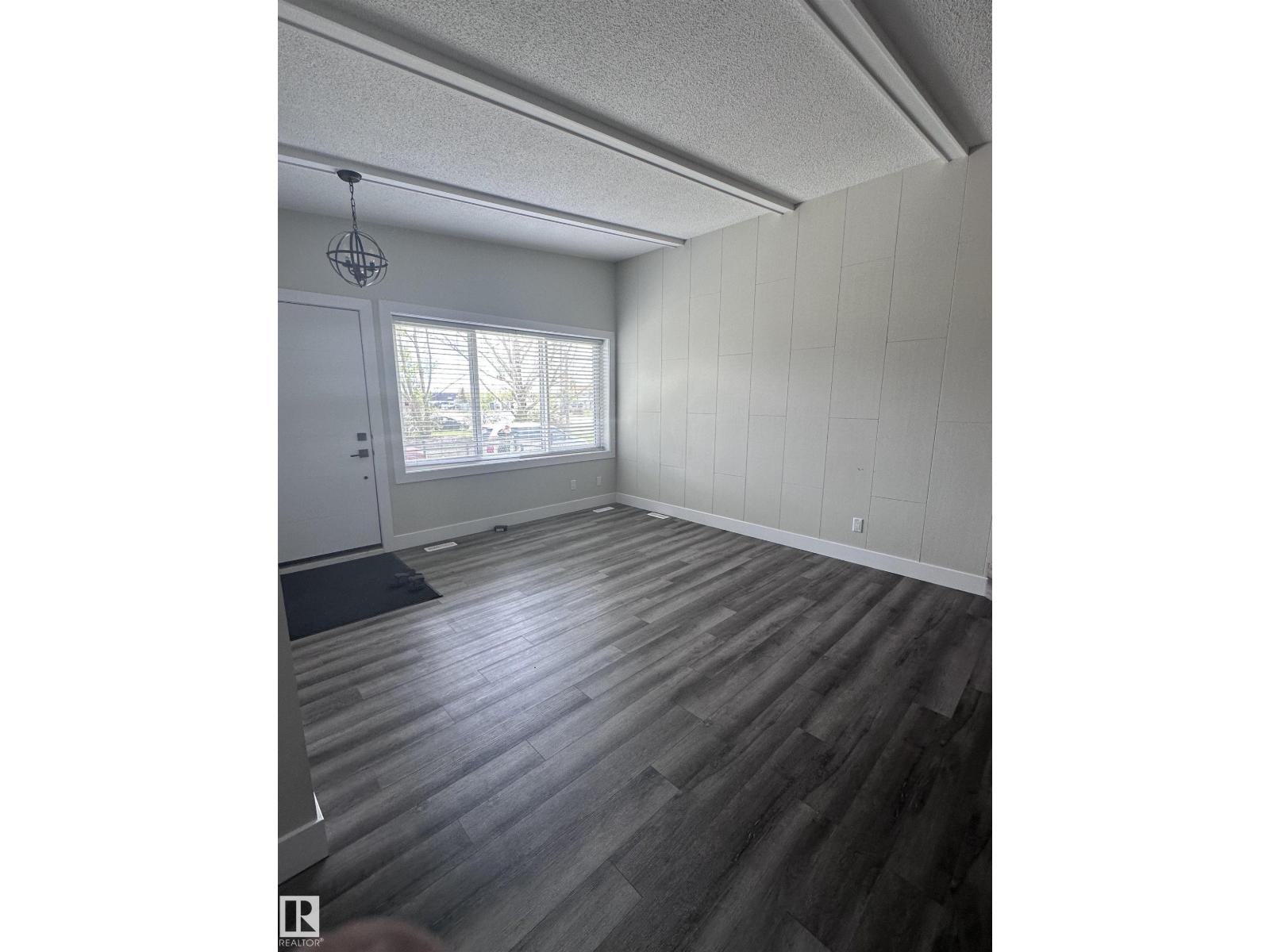 7604 7606 75 ST NW, Edmonton