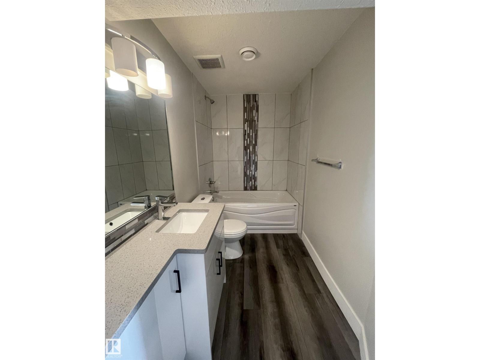 7604 7606 75 ST NW, Edmonton