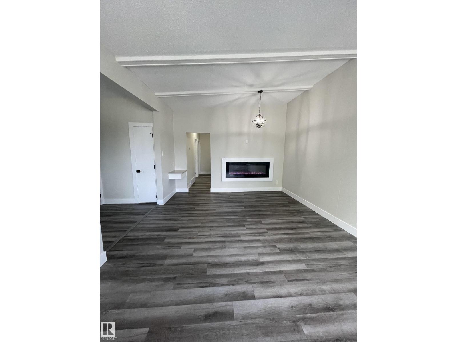 7604 7606 75 ST NW, Edmonton