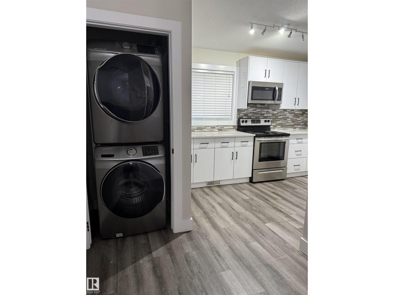 7604 7606 75 ST NW, Edmonton