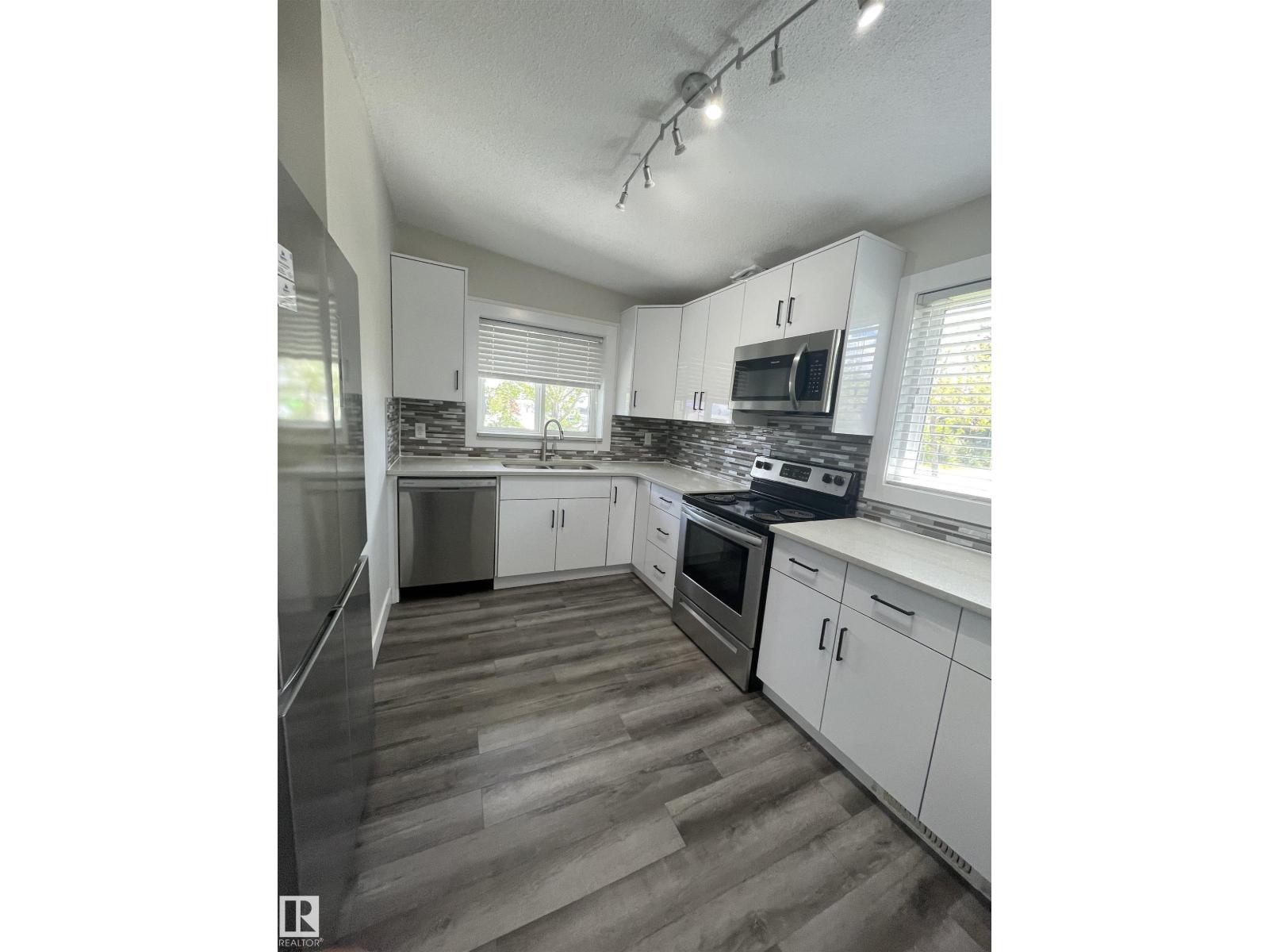 7604 7606 75 ST NW, Edmonton