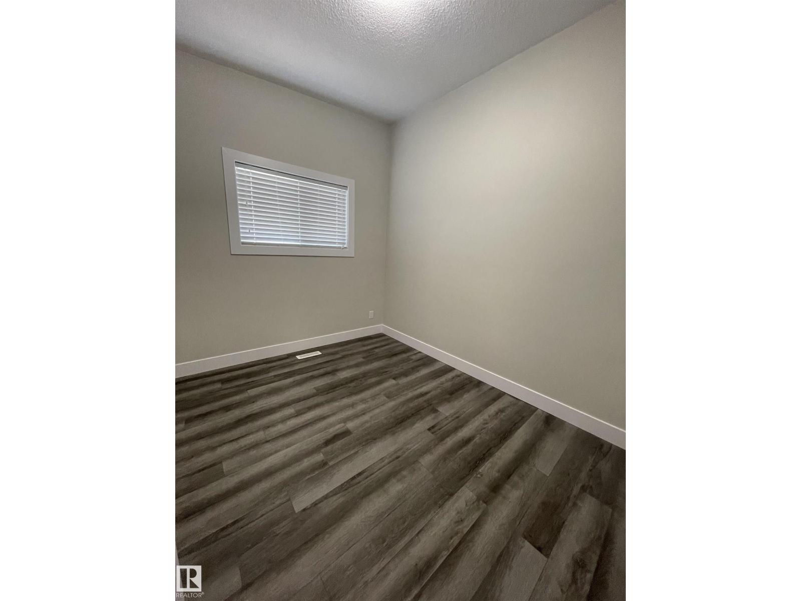 7604 7606 75 ST NW, Edmonton