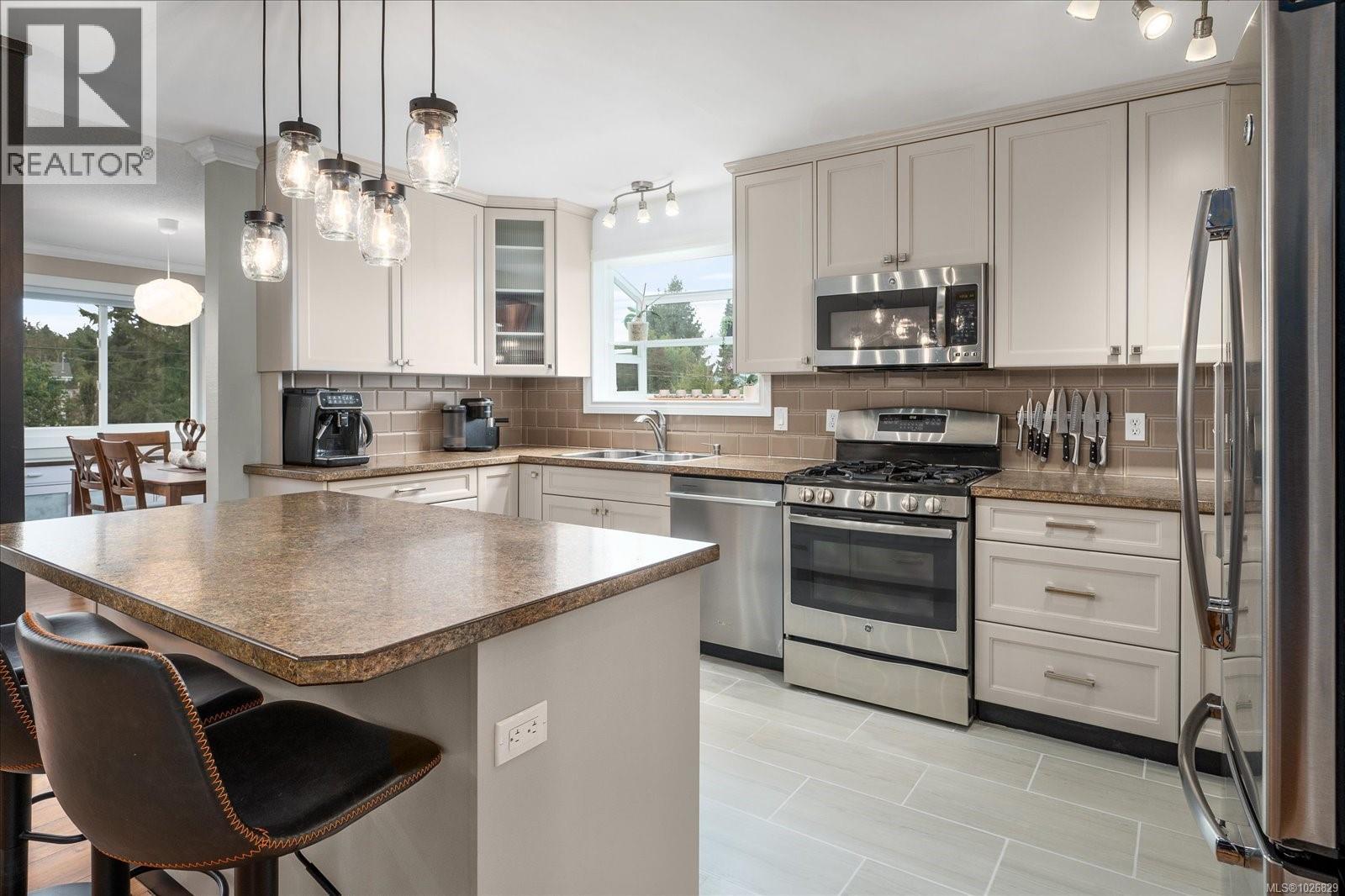 4503 CHESTNUT RD - 10