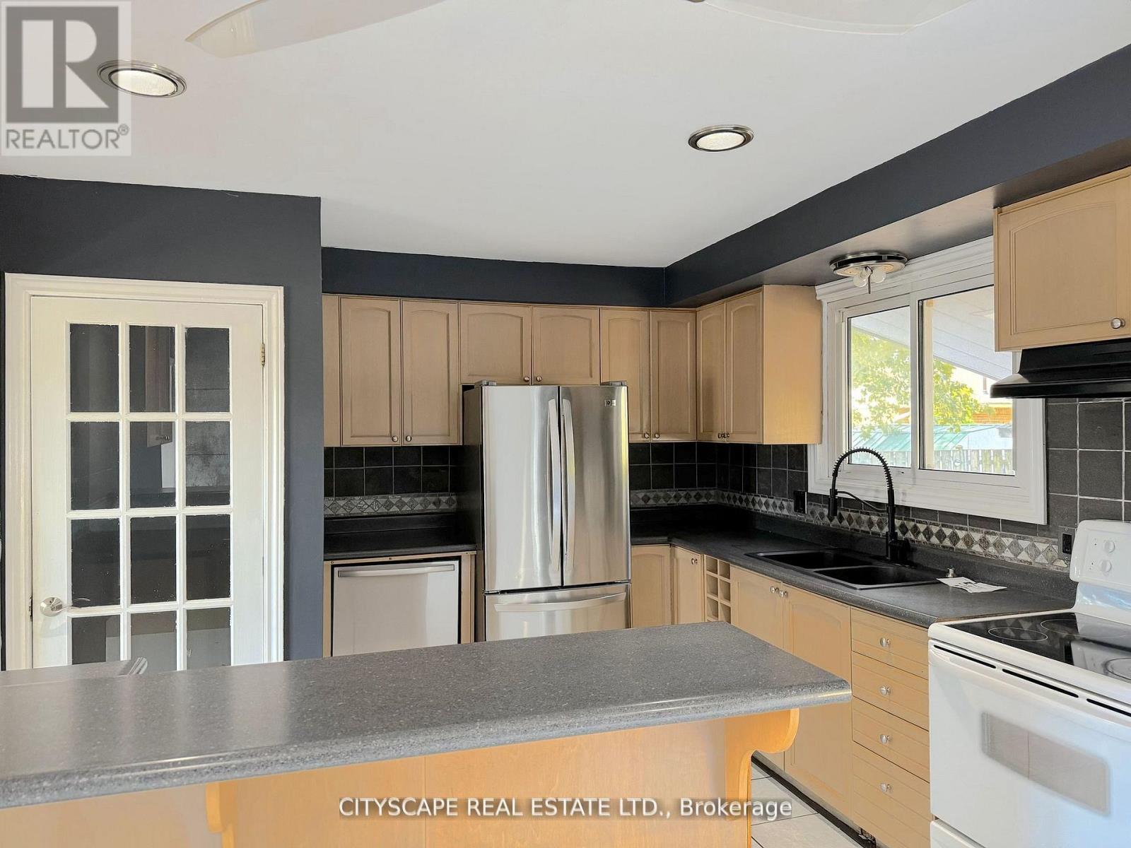 515 GRANTHAM AVENUE - 8