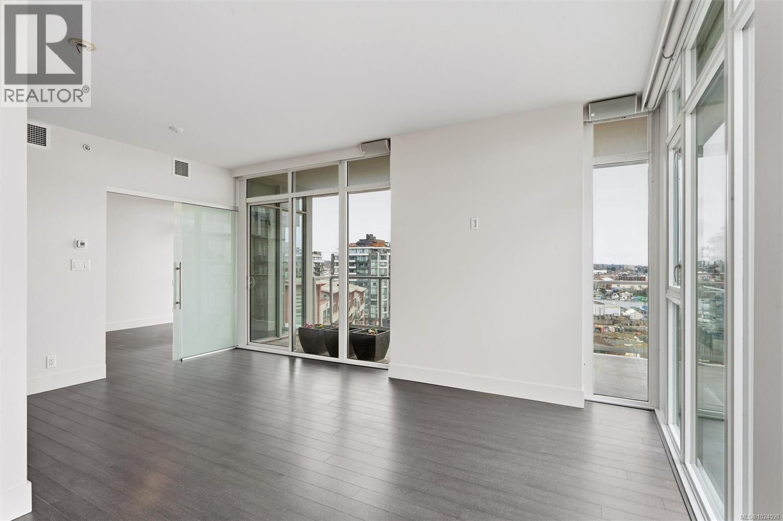 809 83 Saghalie Road, Victoria