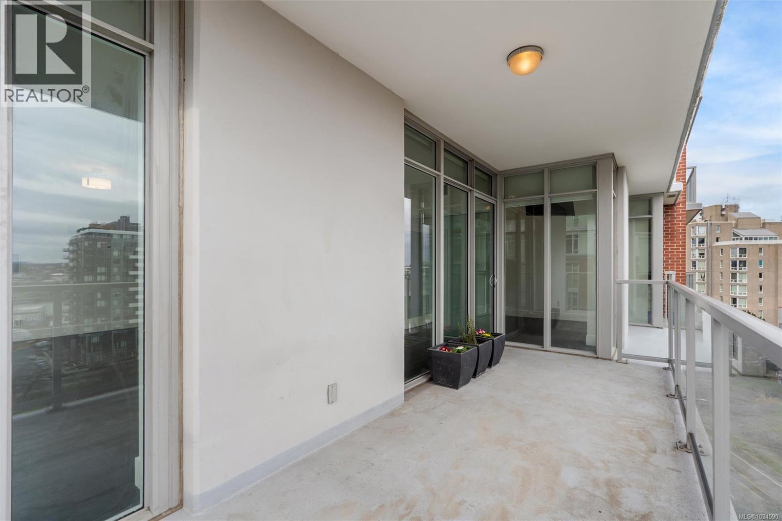 809 83 Saghalie Road, Victoria