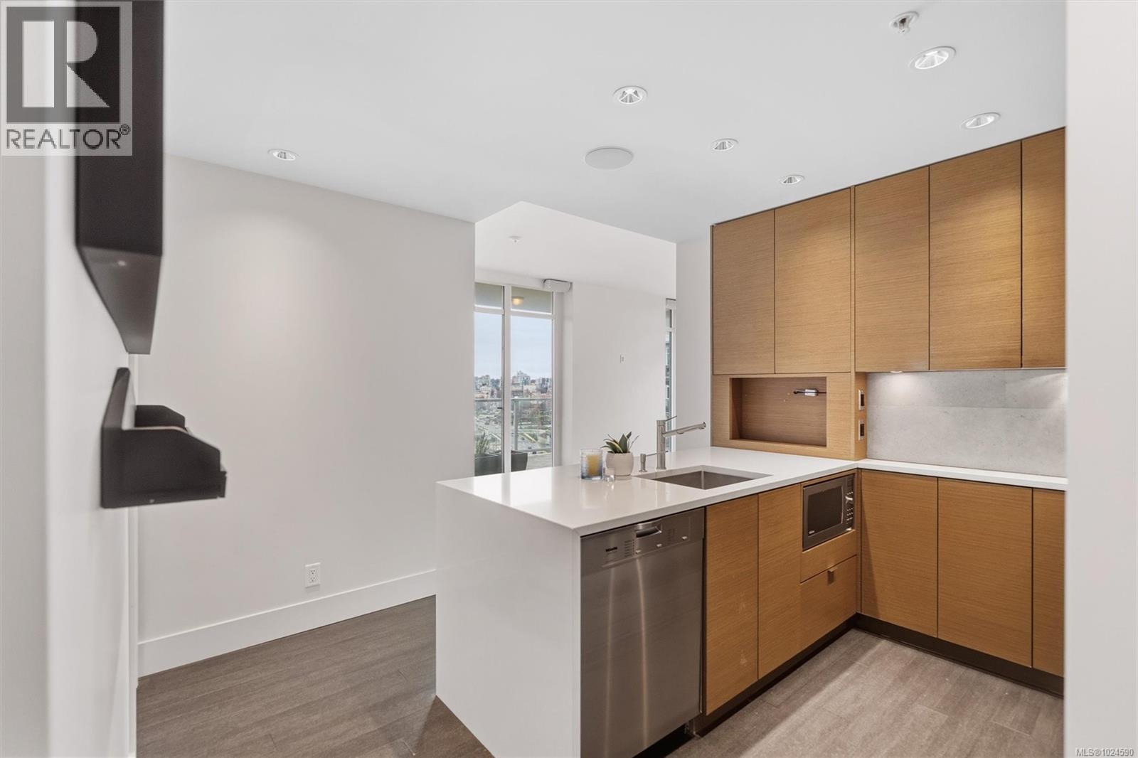 809 83 Saghalie Road, Victoria