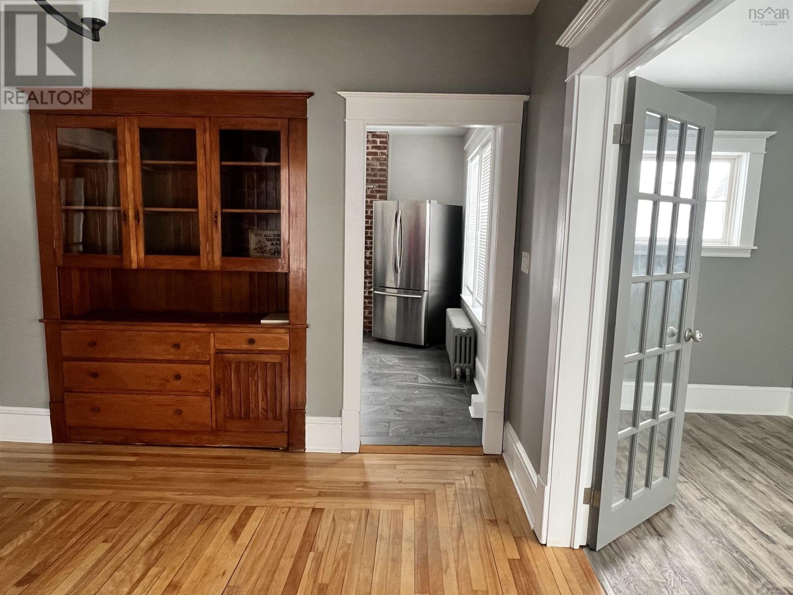 Property 16 of 45 of 18 Claremont Avenue