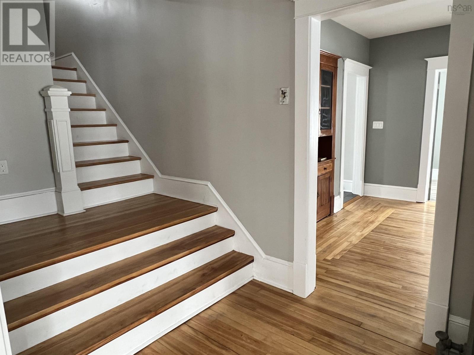 Property 26 of 45 of 18 Claremont Avenue