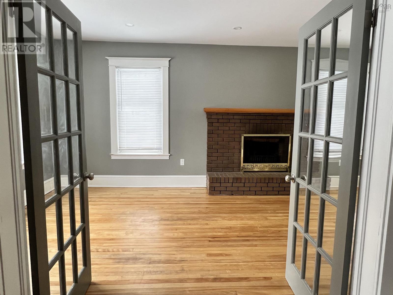 Property 27 of 45 of 18 Claremont Avenue