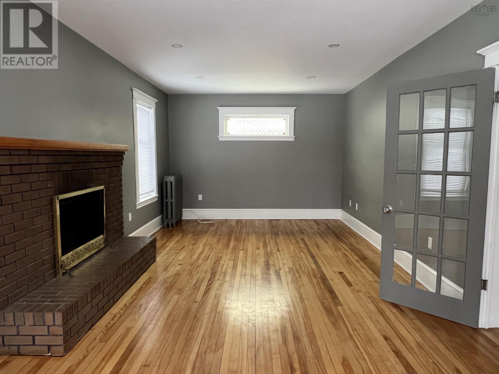 Property 28 of 45 of 18 Claremont Avenue