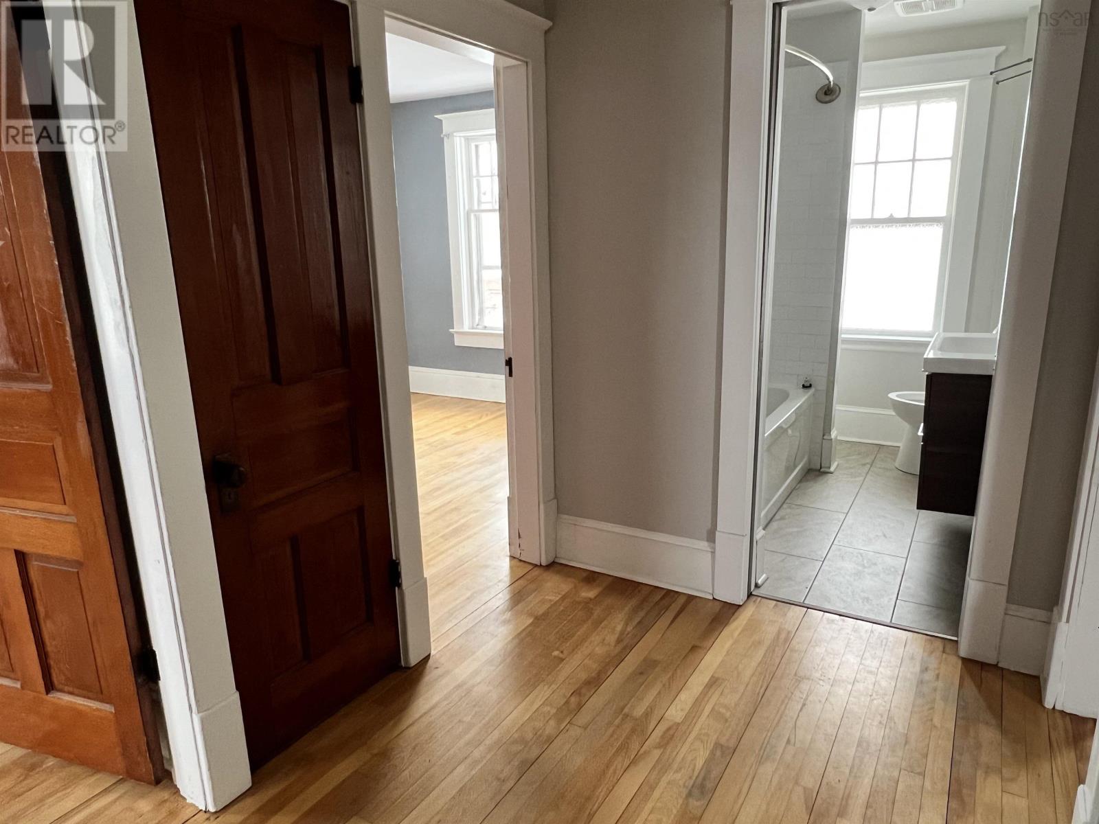 Property 33 of 45 of 18 Claremont Avenue