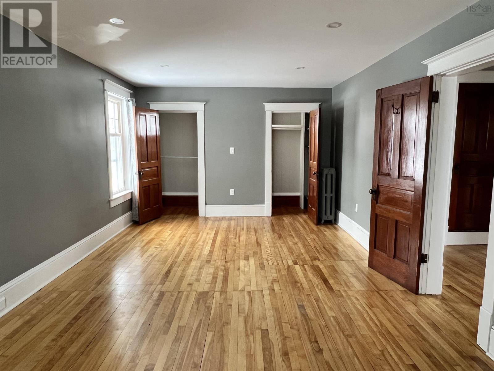 Property 36 of 45 of 18 Claremont Avenue