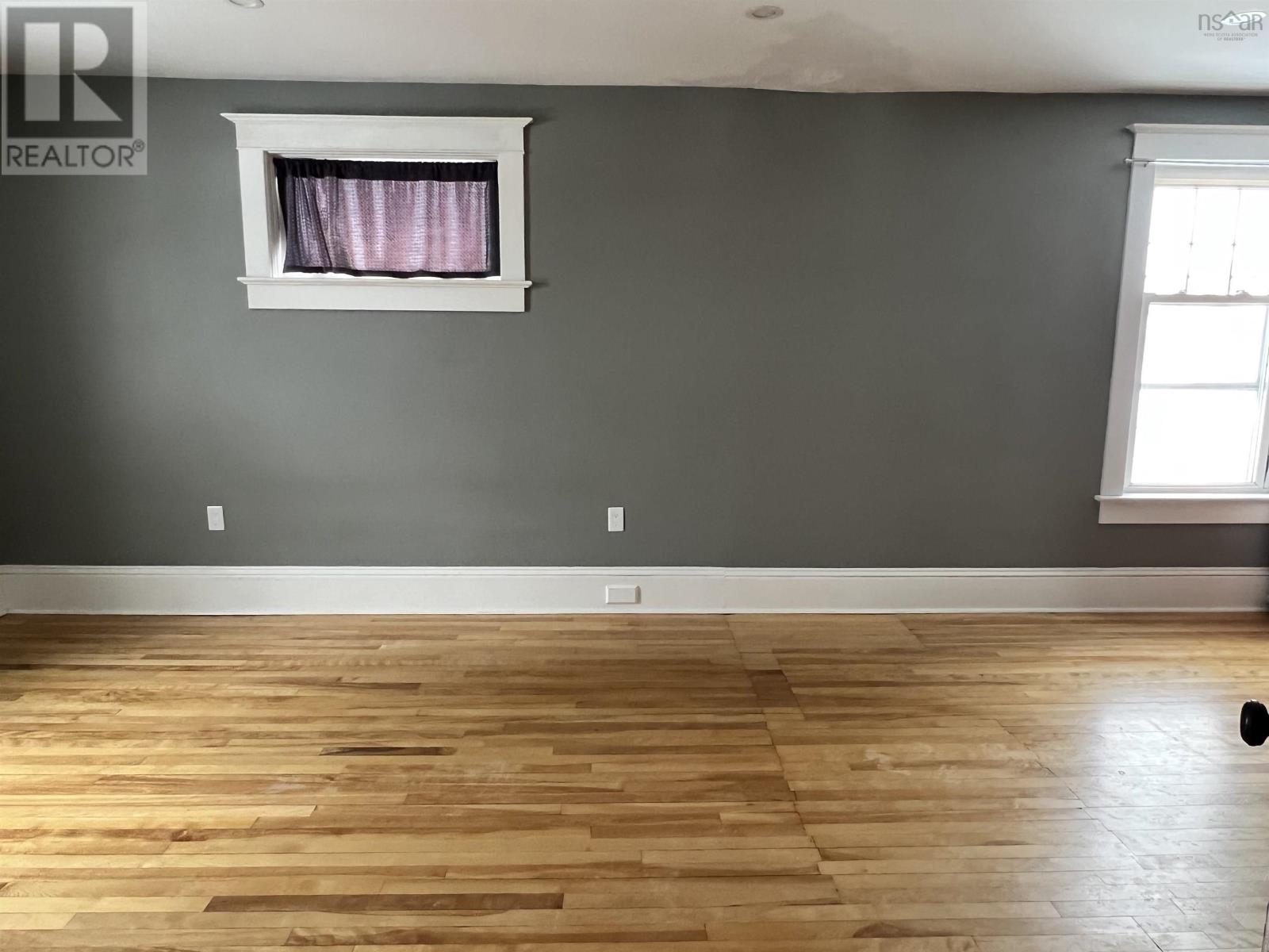 Property 35 of 45 of 18 Claremont Avenue