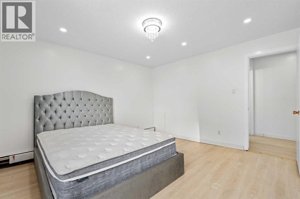 Single Family House for Sale in    Street NW Highland Park Calgary 