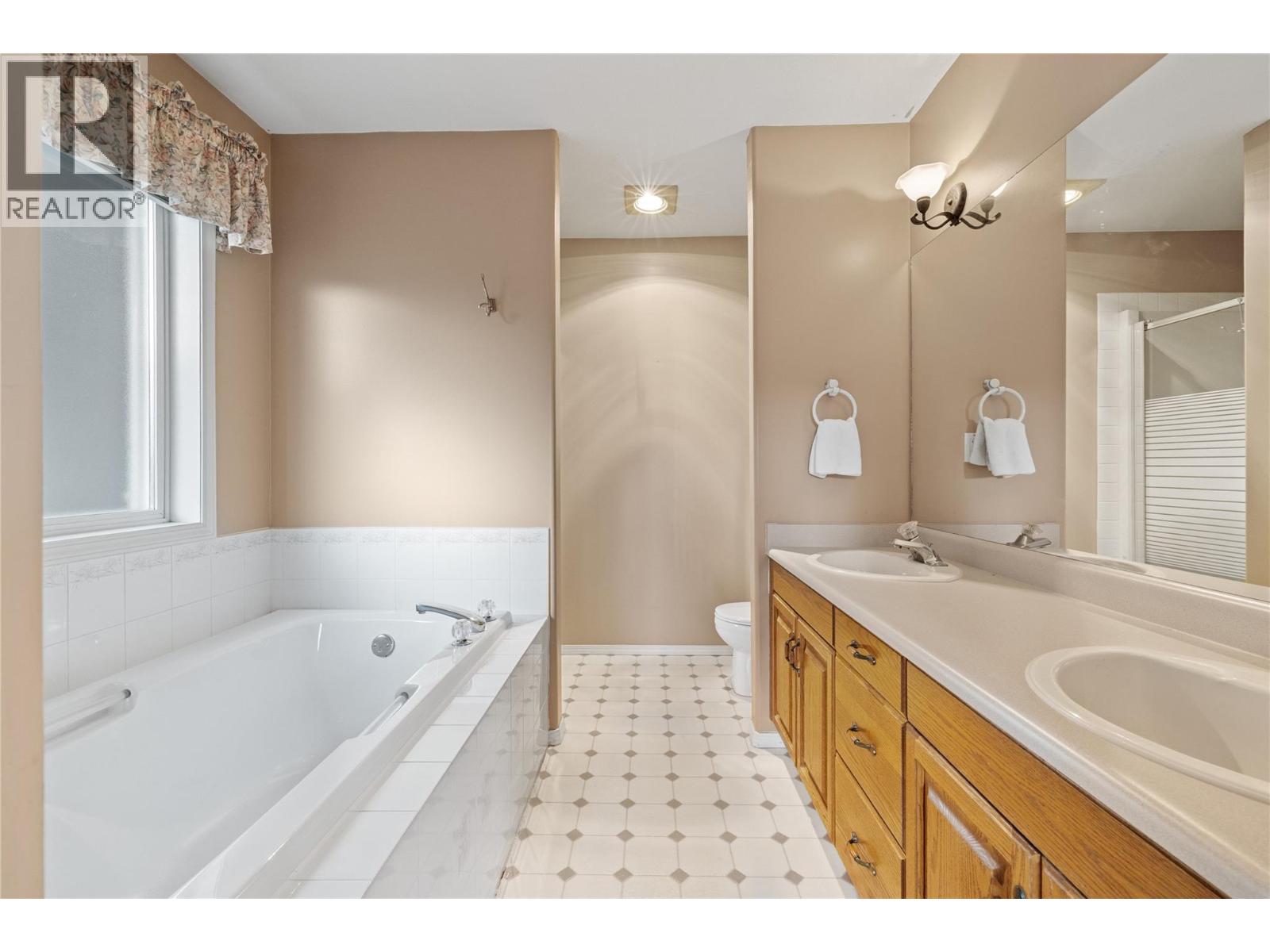  530 Glenmeadows Road, Kelowna