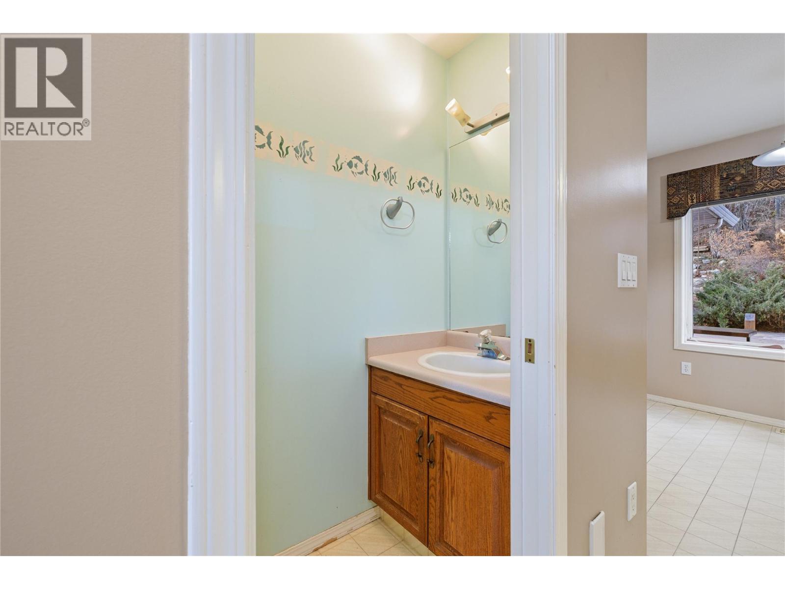  530 Glenmeadows Road, Kelowna