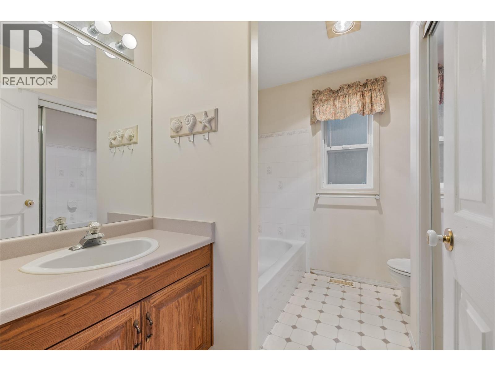  530 Glenmeadows Road, Kelowna