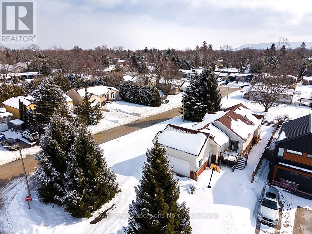 3 SHIRLEY COURT - Photo 5 of 46, Blue Mountains, Ontario