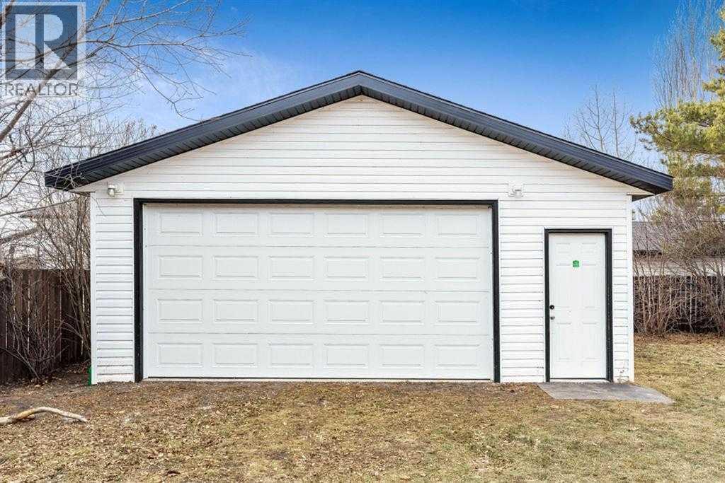 712 Madison Drive - Photo 4 of 50, Irricana, Alberta