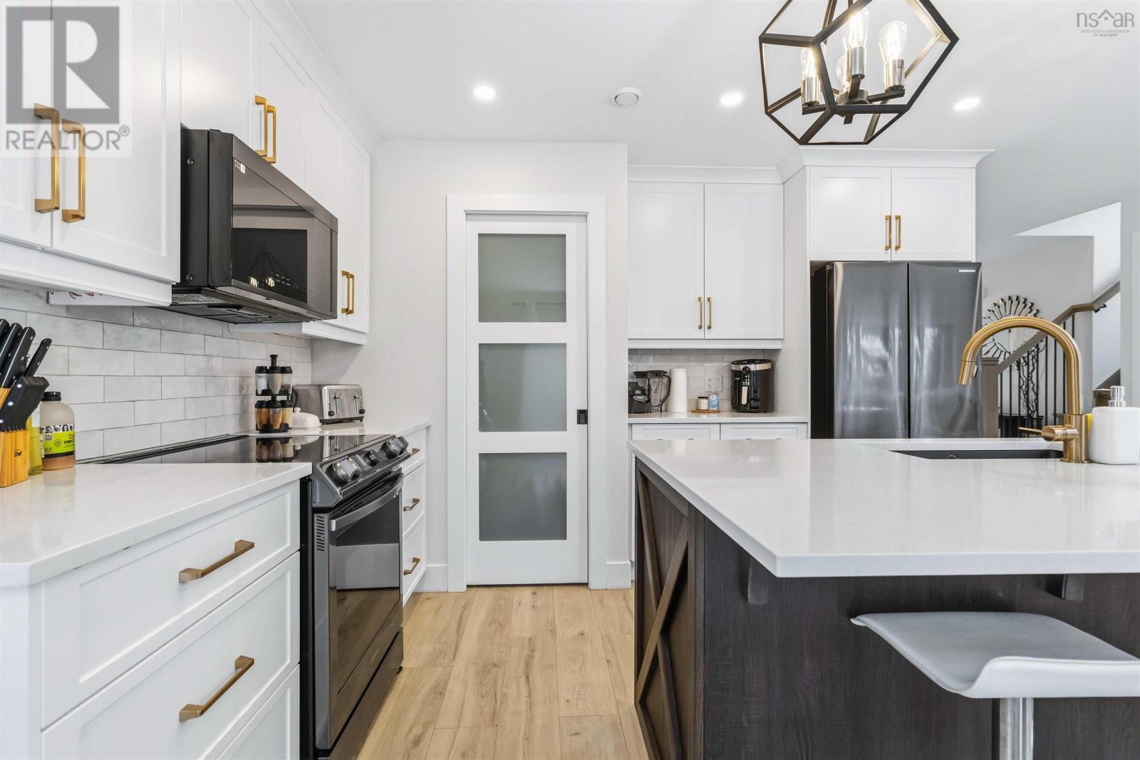 Property 20 of 51 of 206 Perrin Drive