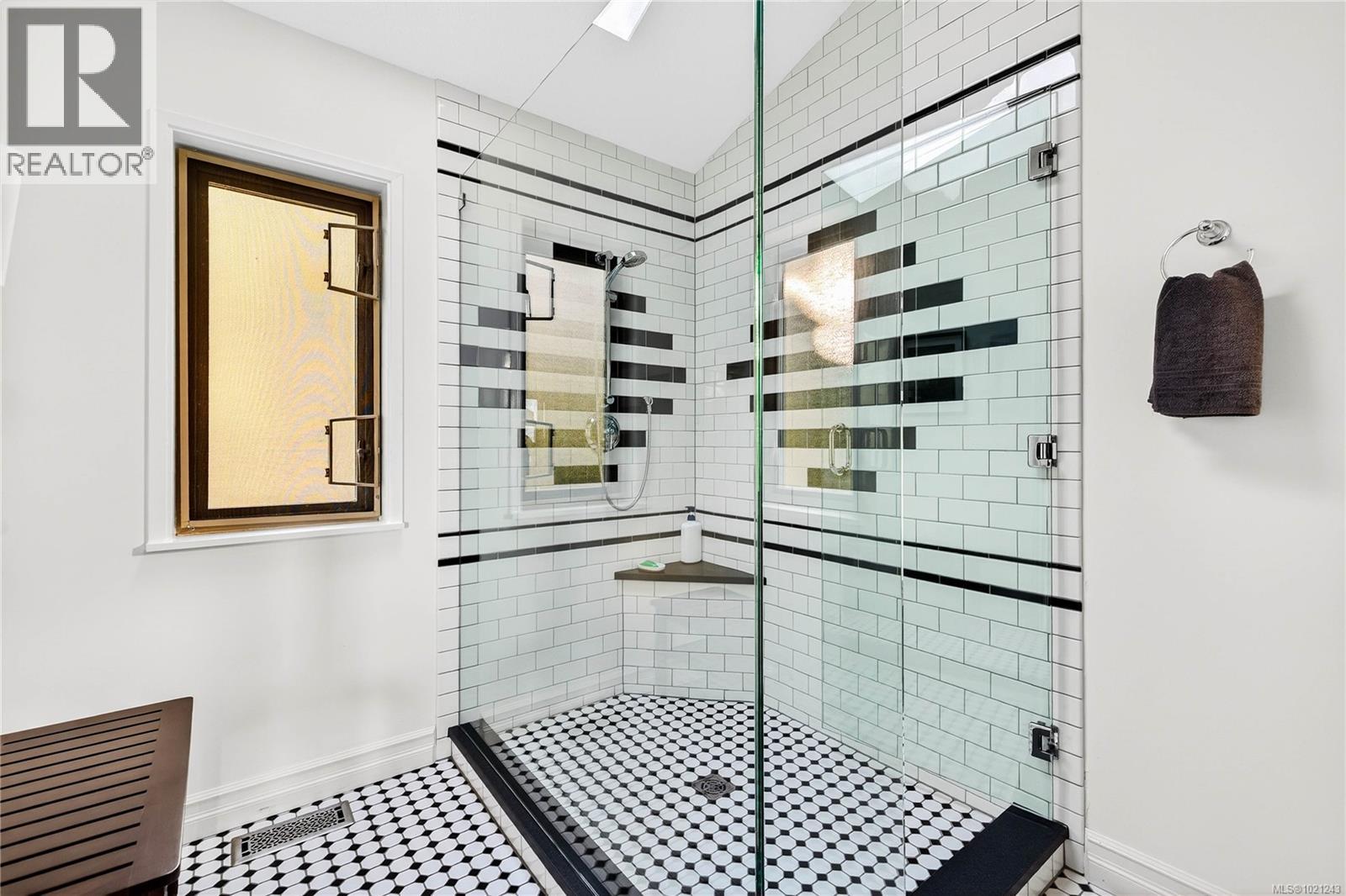  141 Murrelet Place, Salt Spring