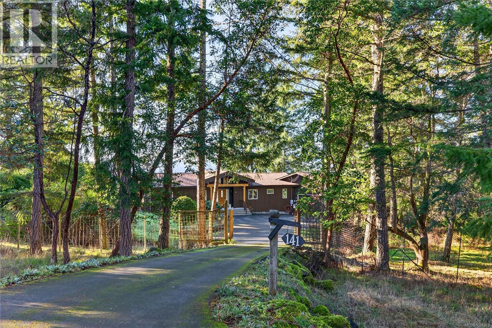  141 Murrelet Place, Salt Spring