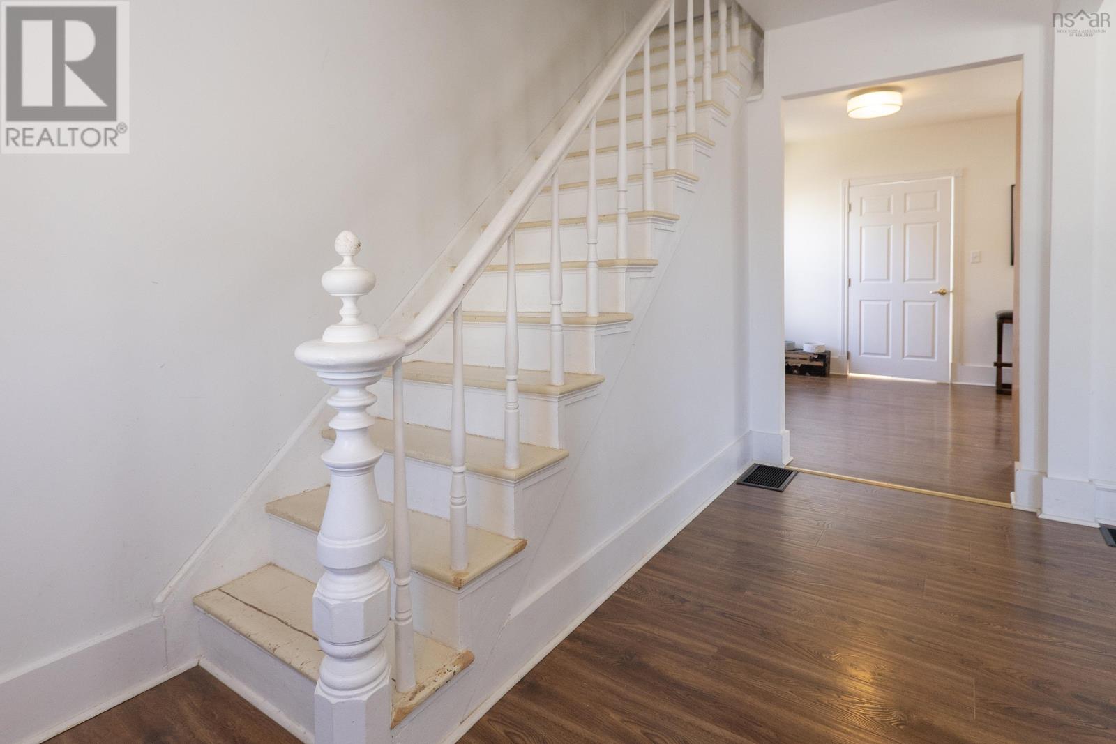 Property 19 of 30 of 100 Queen Street