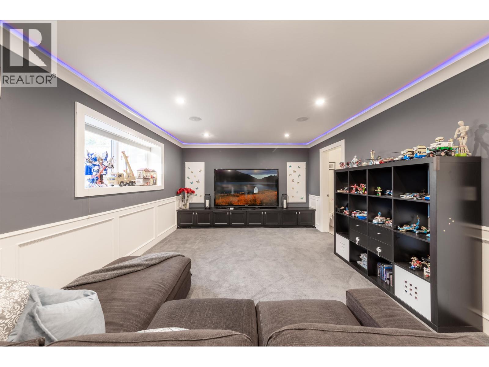 6326 DAWSON STREET, Burnaby