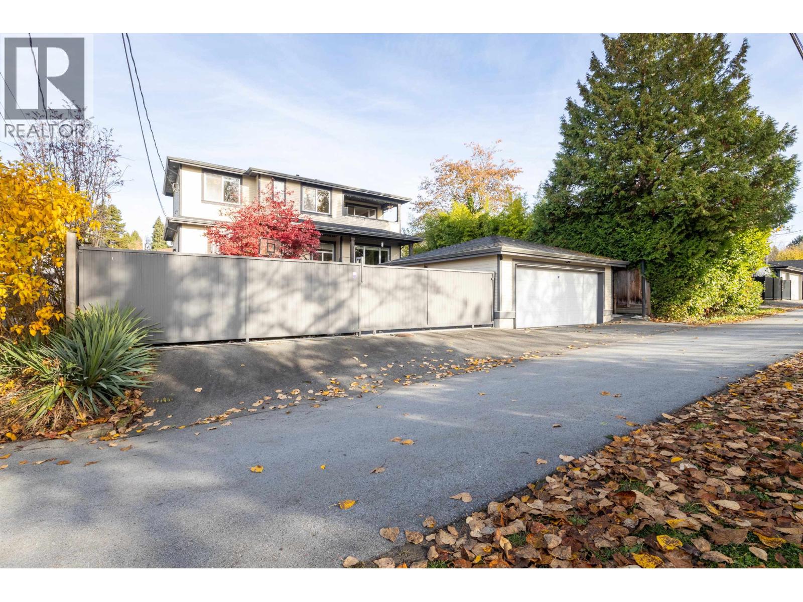6326 DAWSON STREET, Burnaby