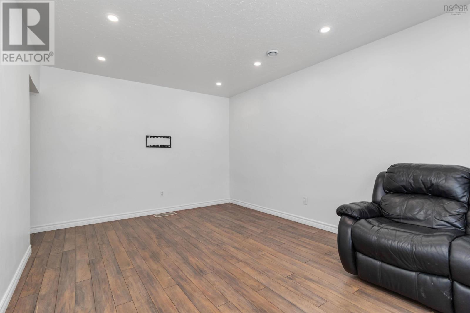 Property 7 of 41 of 24 Laurie Drive